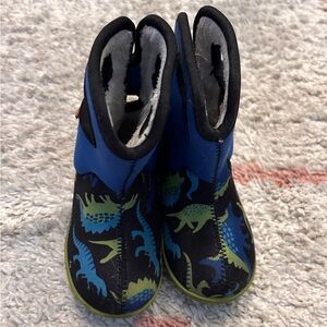 Fleecy Toddler Dinosaur Print Bogs 🦕